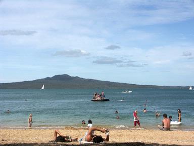  Perfect weather on Cheltenham beach.